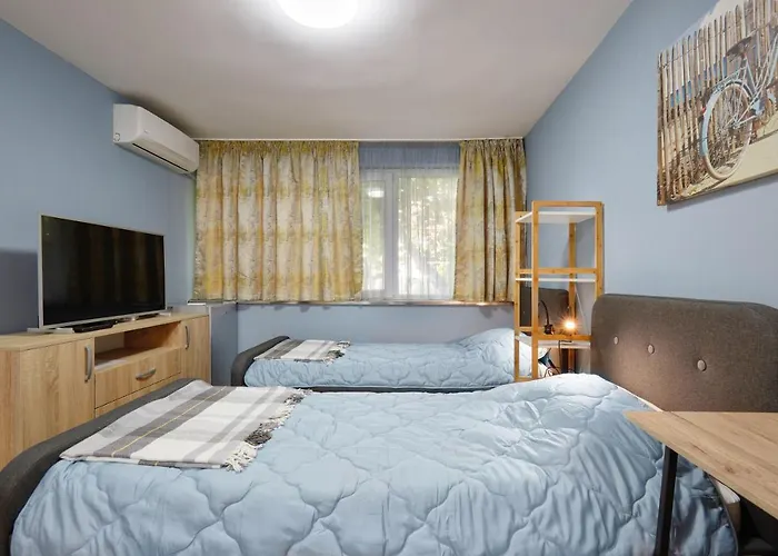 Top Center, Sea Garden, Brand New Studio - Majestic